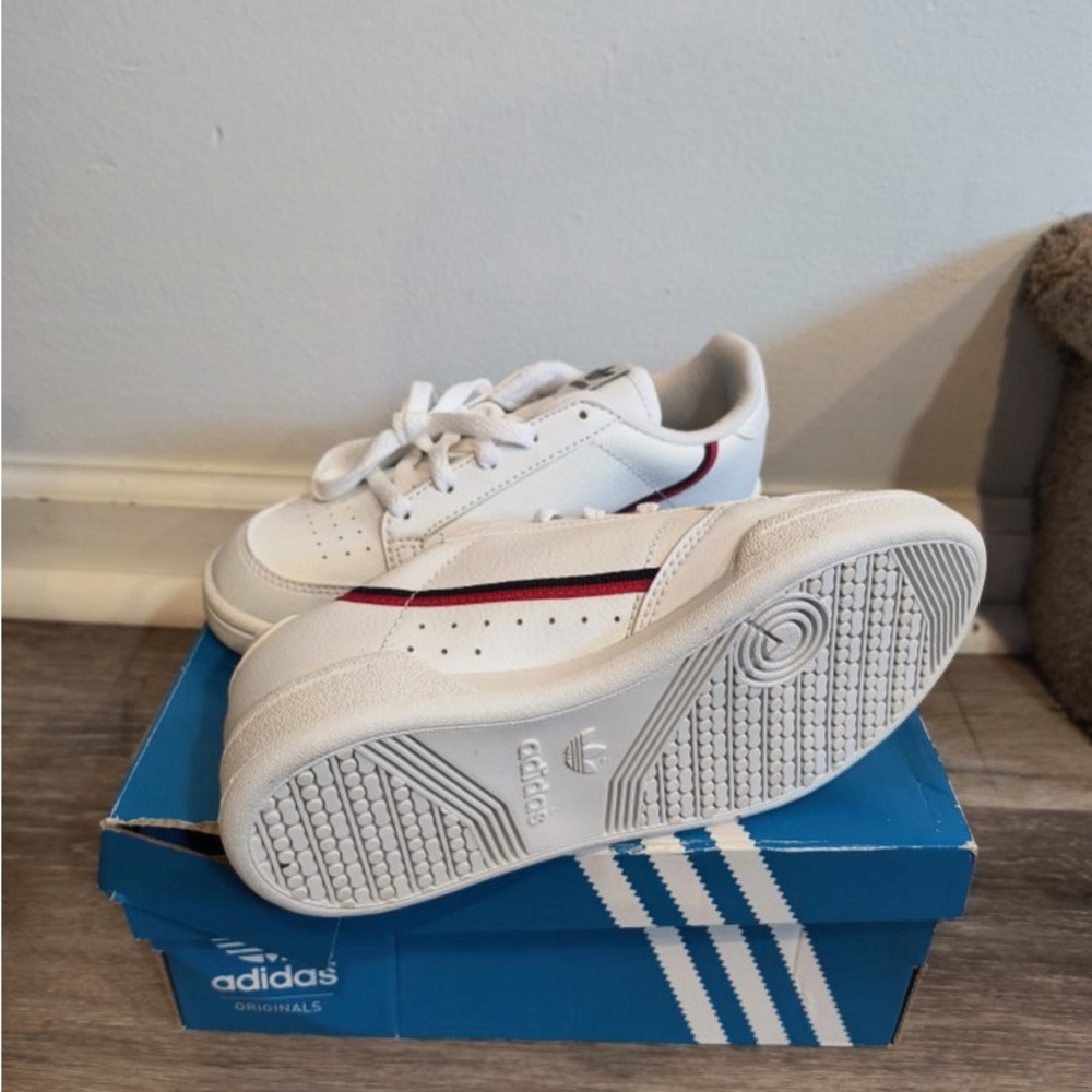 Adidas continental 80